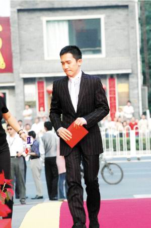 �����Ӱ�˿�ǰ�ۻṲ����ۻع�ʮ����(��ͼ)