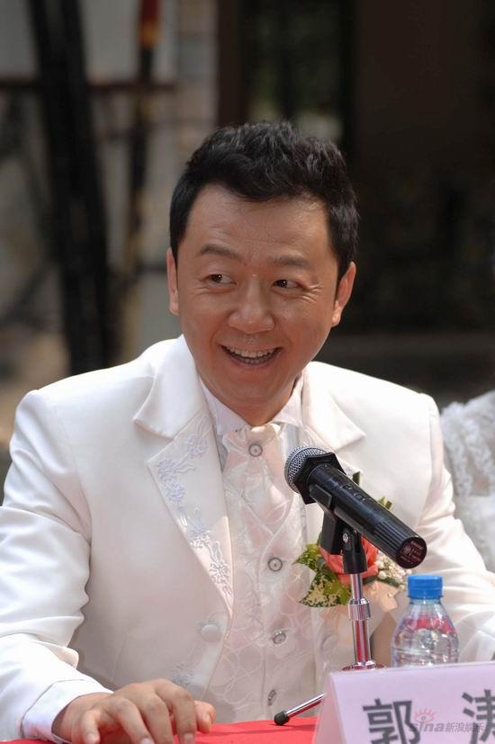 “石头”和好男加盟《婚礼》郭涛陶虹“成婚”