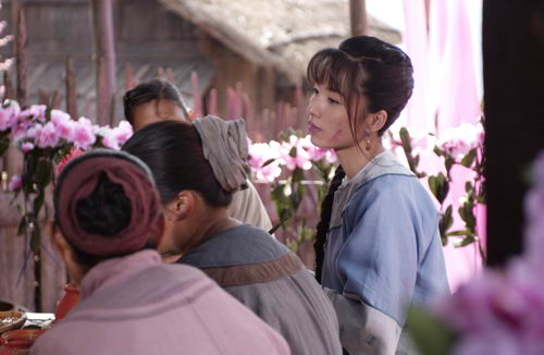 组图：李佳电影《银杏银杏》演绎古典凄美女子