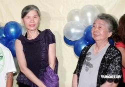 组图：《秘密》台湾首映周杰伦妈妈奶奶助阵