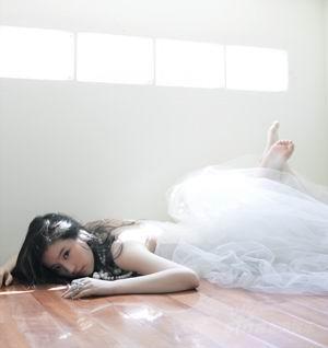 小记20岁的刘亦菲：温柔如水坚强如玉(组图)