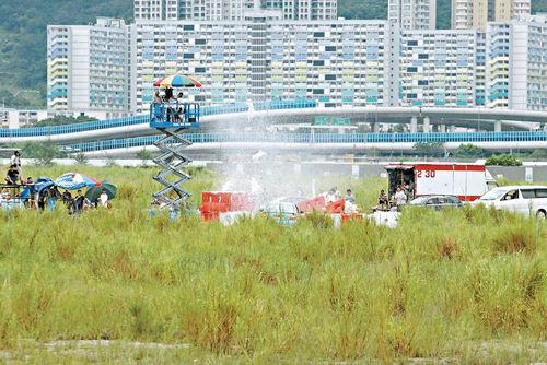 组图：《我从雨中来》热拍余文乐协助哈奈特