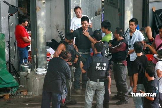 探班《神枪手》 任贤齐黄晓明刘浩龙亮相【图】