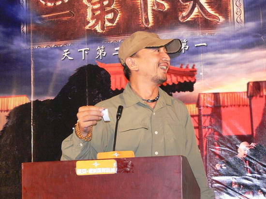 电影宝库 正文 新浪娱乐讯 9月24日,古装喜剧电影《天下第二》在望京