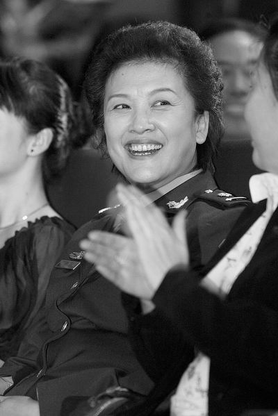 侯勇宋春丽现身苏州金鸡百花畅谈两小时(组图)