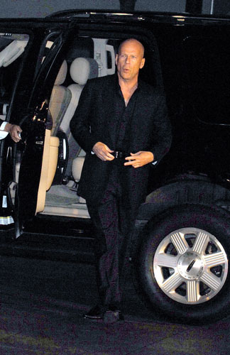 《虎胆龙威4》日本首映 Maggie Q性感撩人(图