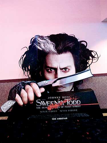 《理发师陶德》海报曝光 德普惊艳杀手特写(图