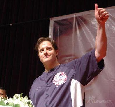 布兰登-弗雷泽赞杨紫琼李连杰 怕被踢屁股(图)