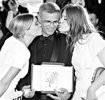 法国女同片《阿黛尔的人生》摘金棕榈