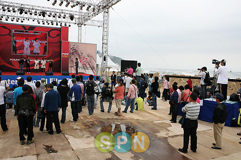 组图:《图画纸》演员集合 讲述高中生乐队故事