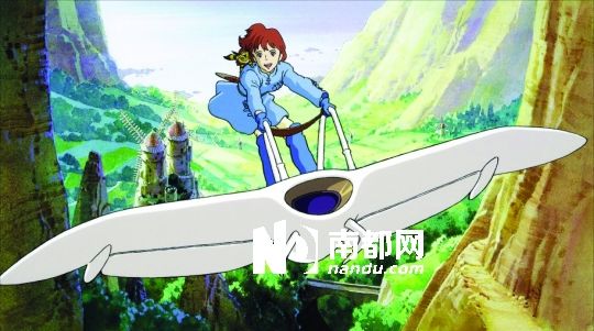 其实留心看宫崎骏的动画,会发现其中关于飞行与爱的元素极多,这些在他的“封笔作”依旧一脉相承。
