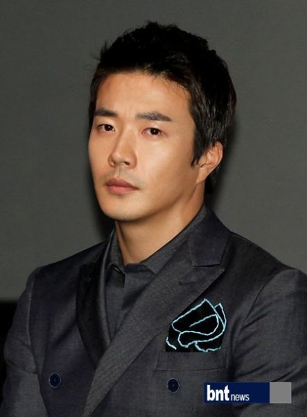 bnt新闻 权相佑 新浪娱乐讯 韩国男演员权相佑(微博)被曝曾经赴已故