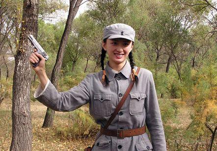 《铁血北疆曲》首映 张澍演女兵爱上枪战戏(图