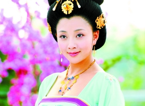 《三国演义》的秘史,湖南卫视将尤小刚执导的电视剧《杨贵妃风头》2015国产电视剧排行榜图片