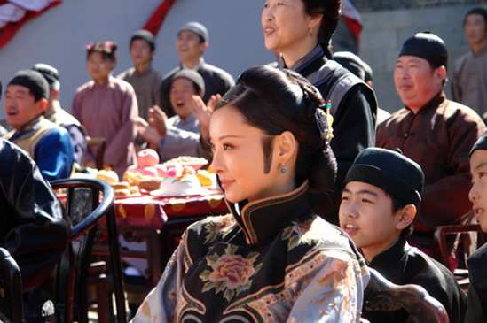 Ԭ��Ϊ�¾��ɫ��������Ů����Ȼ�Ϸ�(��ͼ)