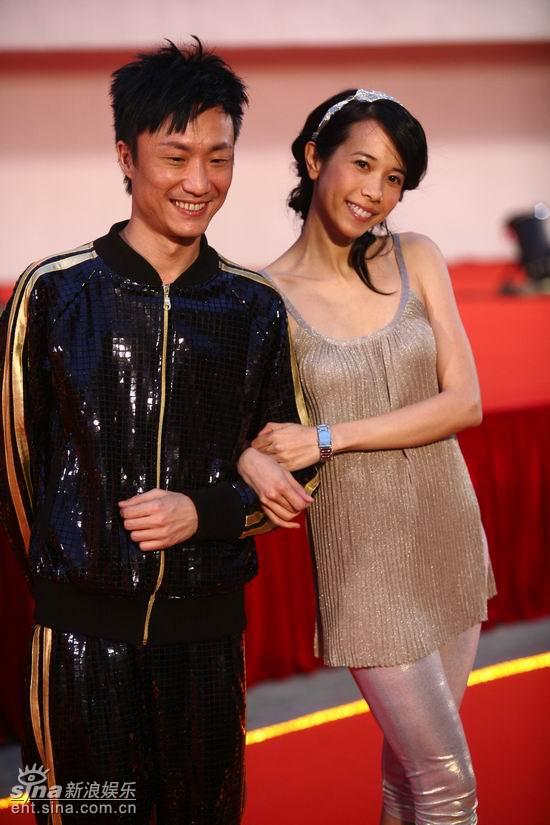 图文：《老港正传》首映--郑中基莫文蔚笑容神似