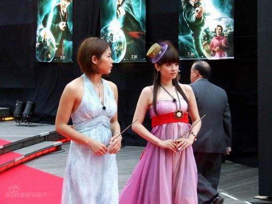 图文：《哈利-波特5》东京首映--深田恭子到场