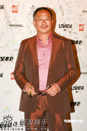 《男儿本色》首映 谢霆锋为儿子讨礼物【图】