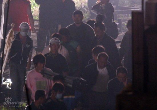 吴宇森指挥《赤壁》大阵仗 张丰毅拜神出征【图】