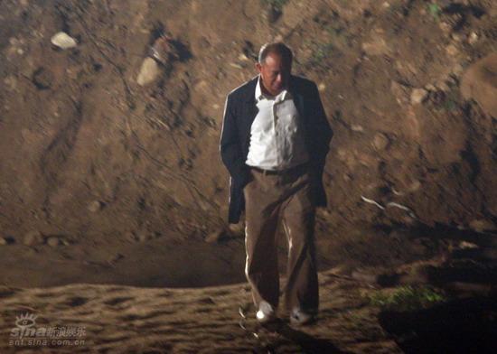 吴宇森指挥《赤壁》大阵仗 张丰毅拜神出征【图】