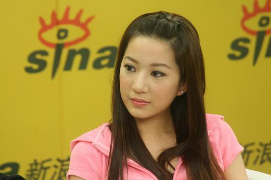 图文:《导火线》主创聊天-汪圆圆恬静温柔