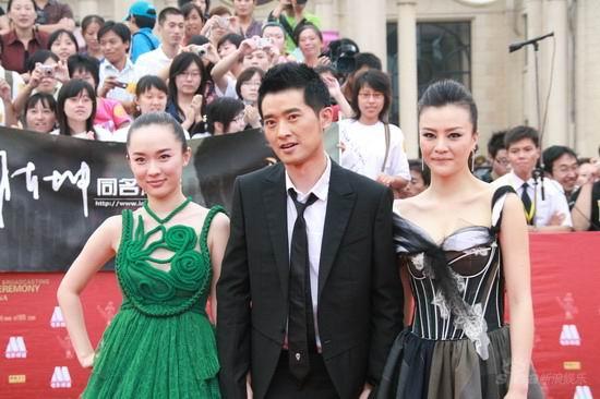 图文：任泉携霍思燕刘孜亮相第12届华表奖红毯
