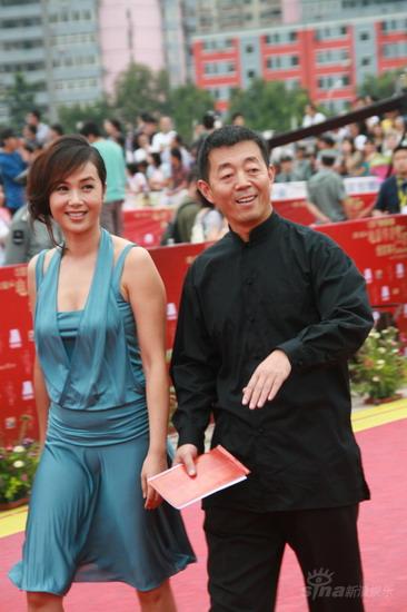 图文:第12届华表奖红毯-顾长卫蒋雯丽亲密亮相