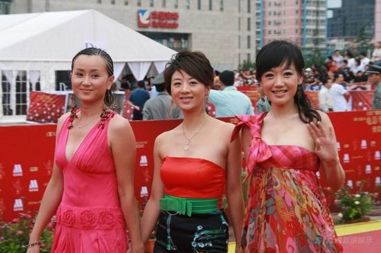 图文：华表奖红毯-薛佳凝李佳璘周莉绚丽养眼