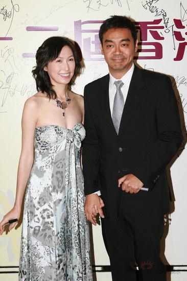 图文：金紫荆颁奖--刘青云郭蔼明夫妇携手亮相
