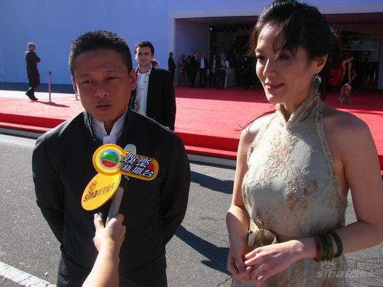 图文:《帮帮我爱神》首映--李康生和主演尹馨