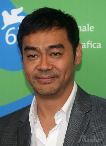 图文：《神探》威尼斯记者会--主演刘青云