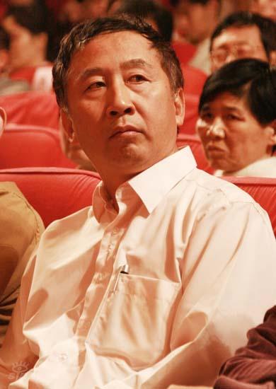 图文:优秀国产片金秋展映-导演冯小宁