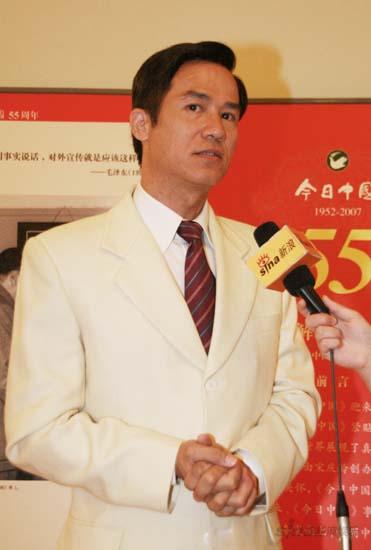 图文：《八月一日》首映礼--李子雄接受访问