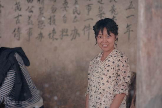 图文：葛优闫妮加盟《山区》--闫妮农妇造型