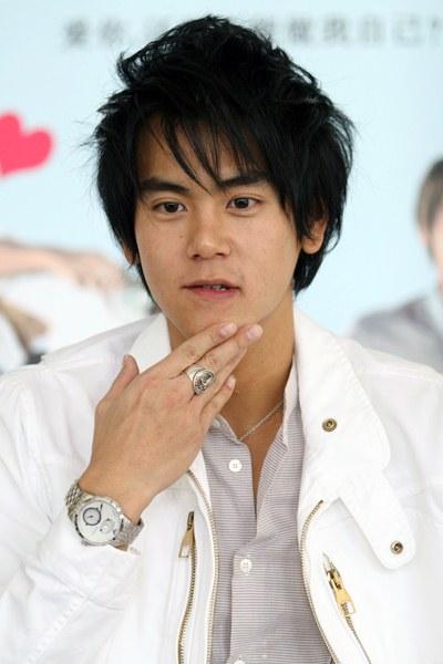 图文:《基因决定我爱你》上映--彭于晏眼睛大