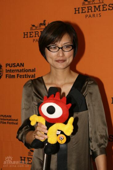 图文:釜山亚洲电影人之夜--彭铠立持小浪人_影音娱乐_新浪网