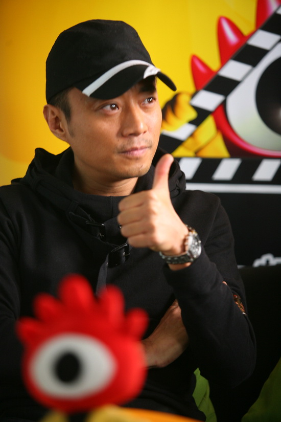 图文：《集结号》主创聊天--张涵予为影片挑大指