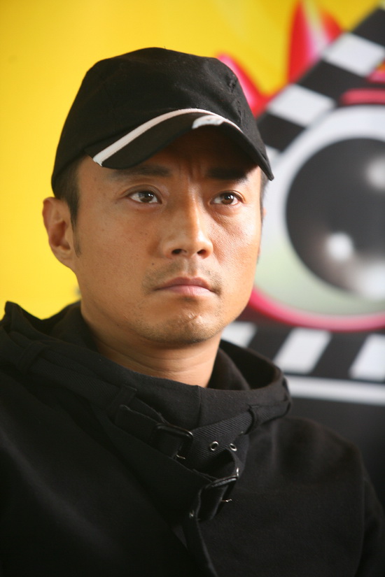 图文：《集结号》主创聊天--张涵予表情严肃