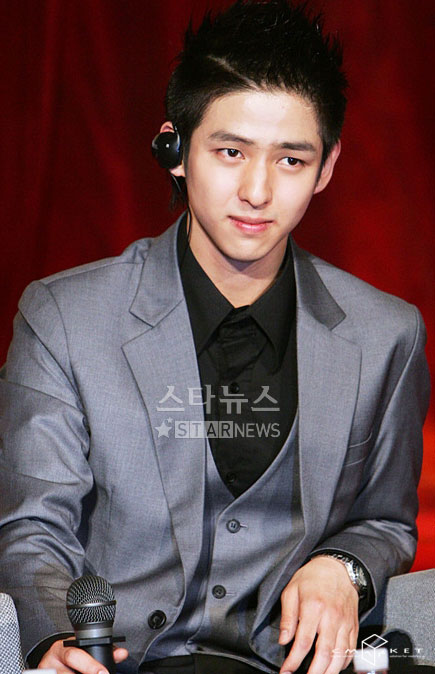 图文：亚洲明星峰会新人聚会--SJ成员金基范