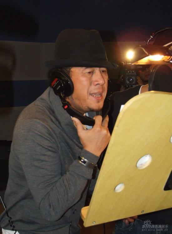 图文:《集结号》录歌--杨坤诠释歌曲