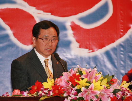 图文:上海市委宣传部朱英磊出席首映礼