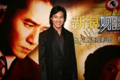 组图：立威廉亮相《色戒》首映甘当“推销员”