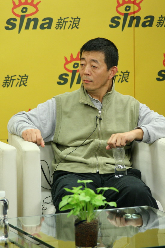图文：顾长卫蒋雯丽做客新浪--顾长卫休闲打扮