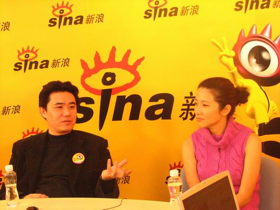 图文：颜丙燕庄宇新新浪庆功-庄宇新侃侃而谈