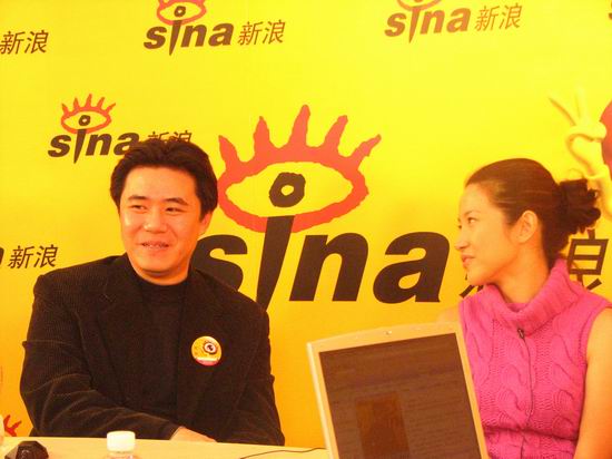图文：颜丙燕庄宇新新浪庆功-聊天现场