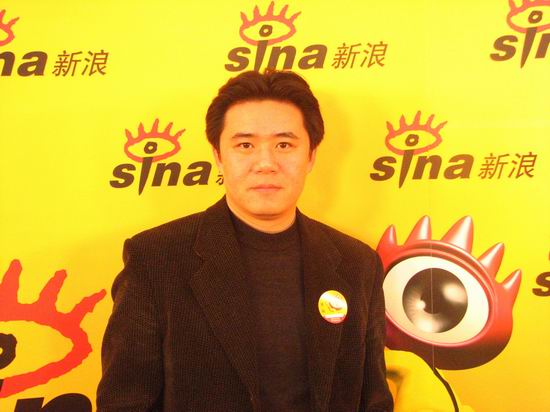 图文：颜丙燕庄宇新新浪庆功-庄宇新表情严肃