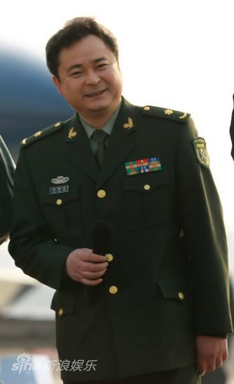 图文:《歼十出击》首映-"潘冬子"祝新运