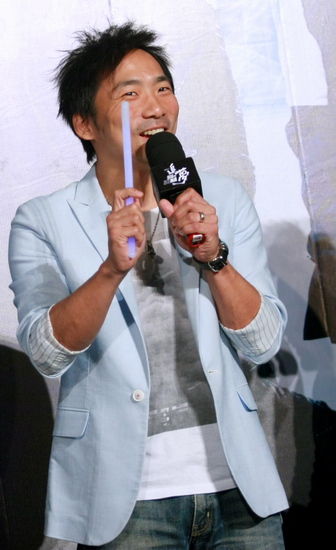 石头介绍荧光棒如何使用