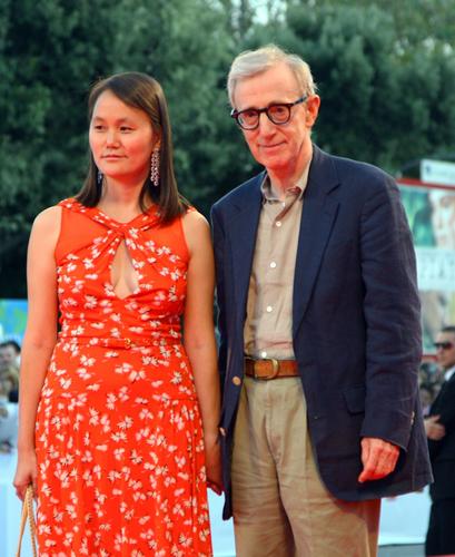《卡珊德拉之梦》导演伍迪携华裔妻子登场(图
