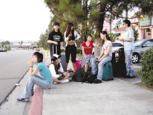 郭峰成方圆等美国“迎奥运”受骗流落街头(图)
